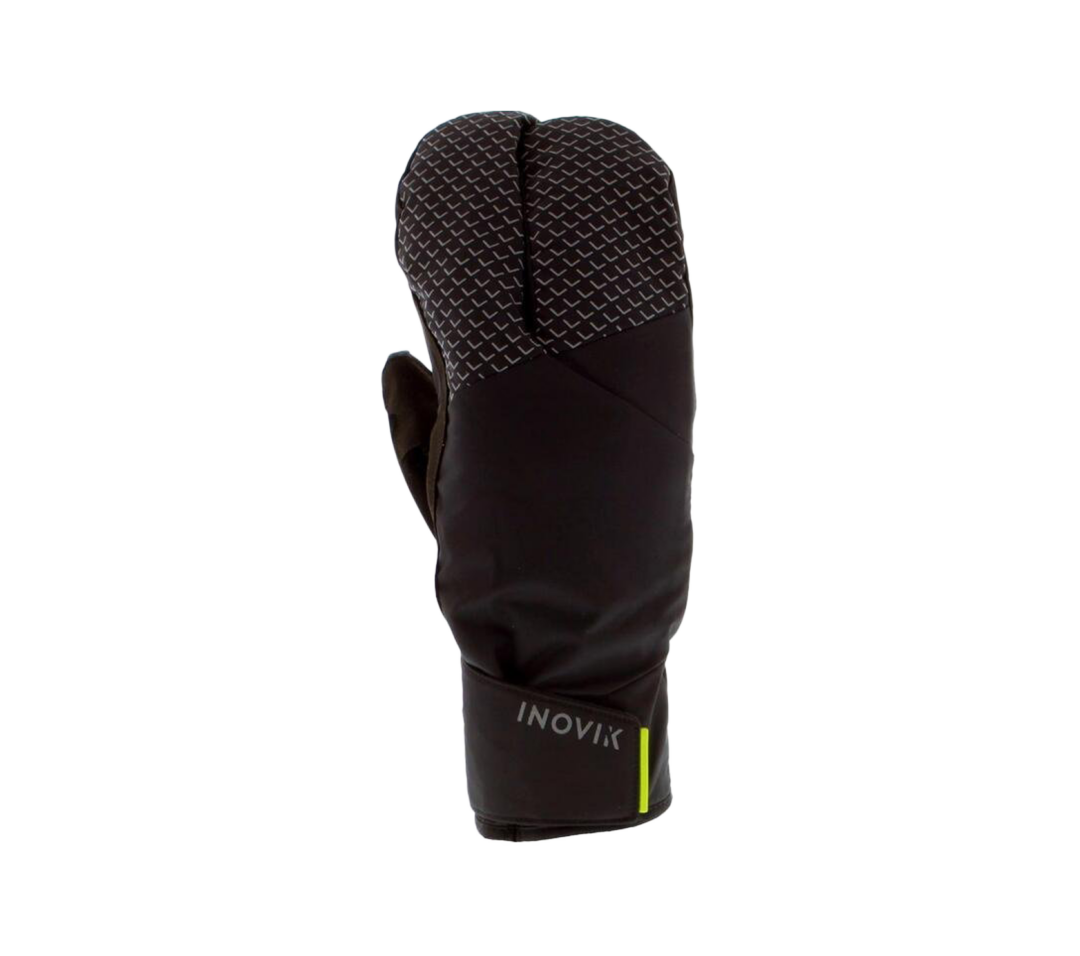 Inov-8 cross-country skiing women’s gloves with patterned palms, shown against a plain background