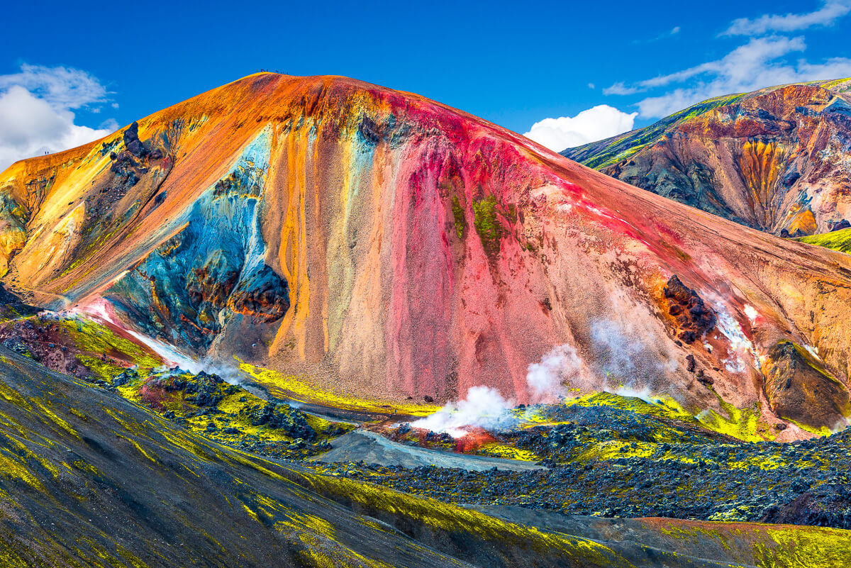 laugavegur hiking trail rainbow colours volcanic rocks