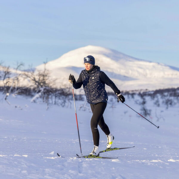 A Beginner’s Guide to Ski Styles: Alpine, Cross Country or Backcountry – which one is for you?